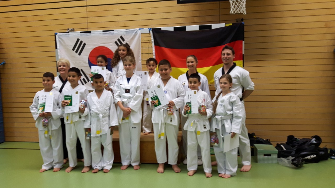 Jede weite Reise beginnt dem ersten Schritt- Anfängerprüfung der JCR Taekwondo Kids